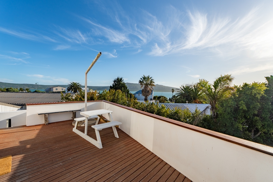 7 Bedroom Property for Sale in Middedorp Western Cape